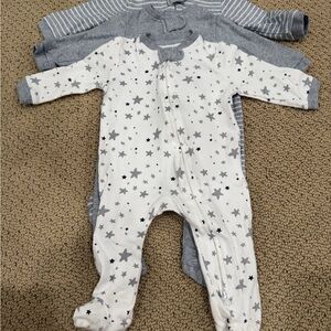 Set of 3 Footie Pajamas - White and Gray